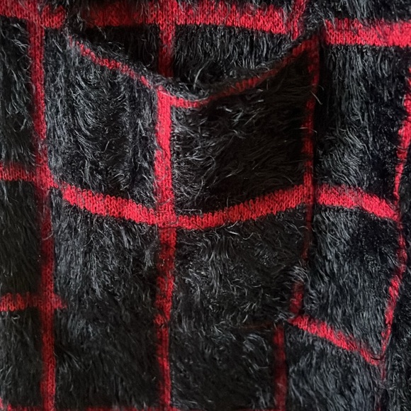 sweater - Picture 3 of 4